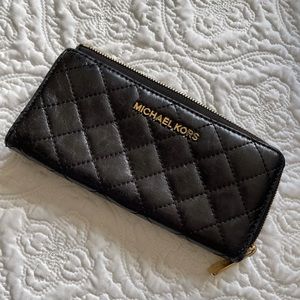🌹Quilted leather Michael Kors wallet